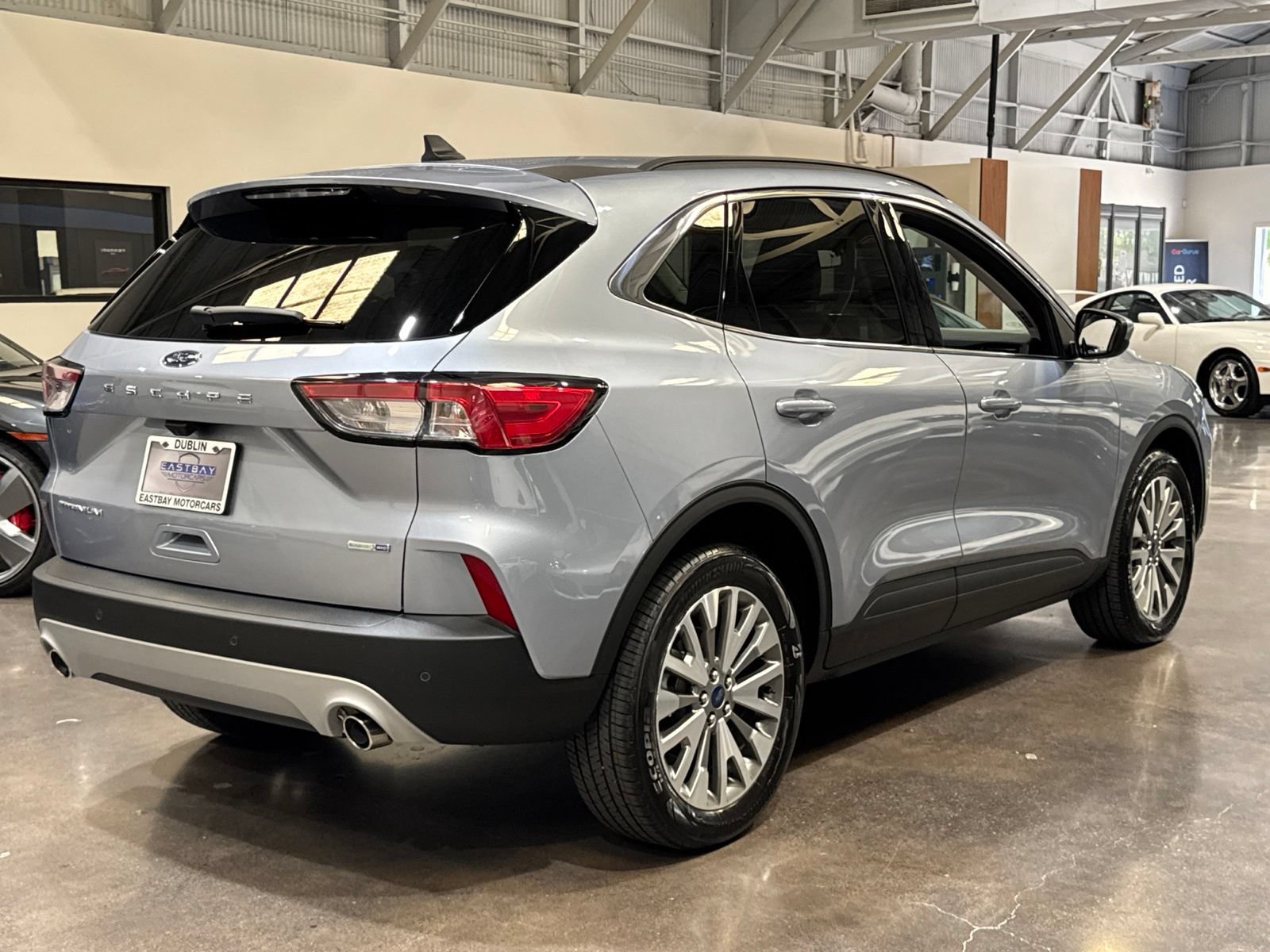 Used 2022 Ford Escape Titanium AWD/4WD image 15