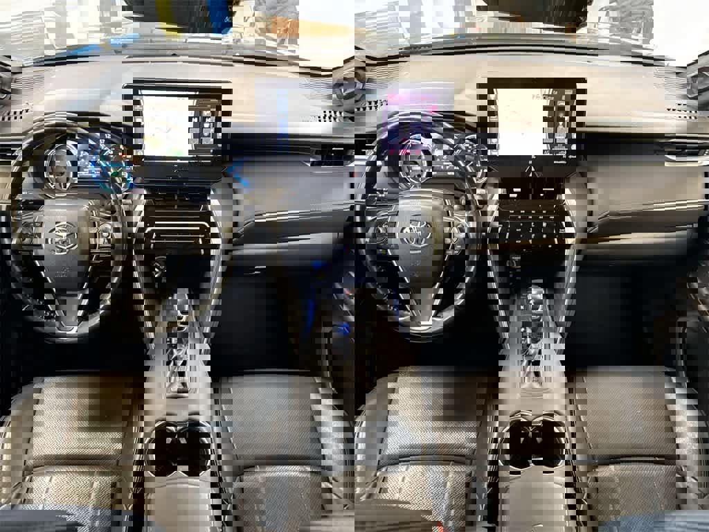 Used 2021 Toyota Venza XLE w/ Softex Package image 16