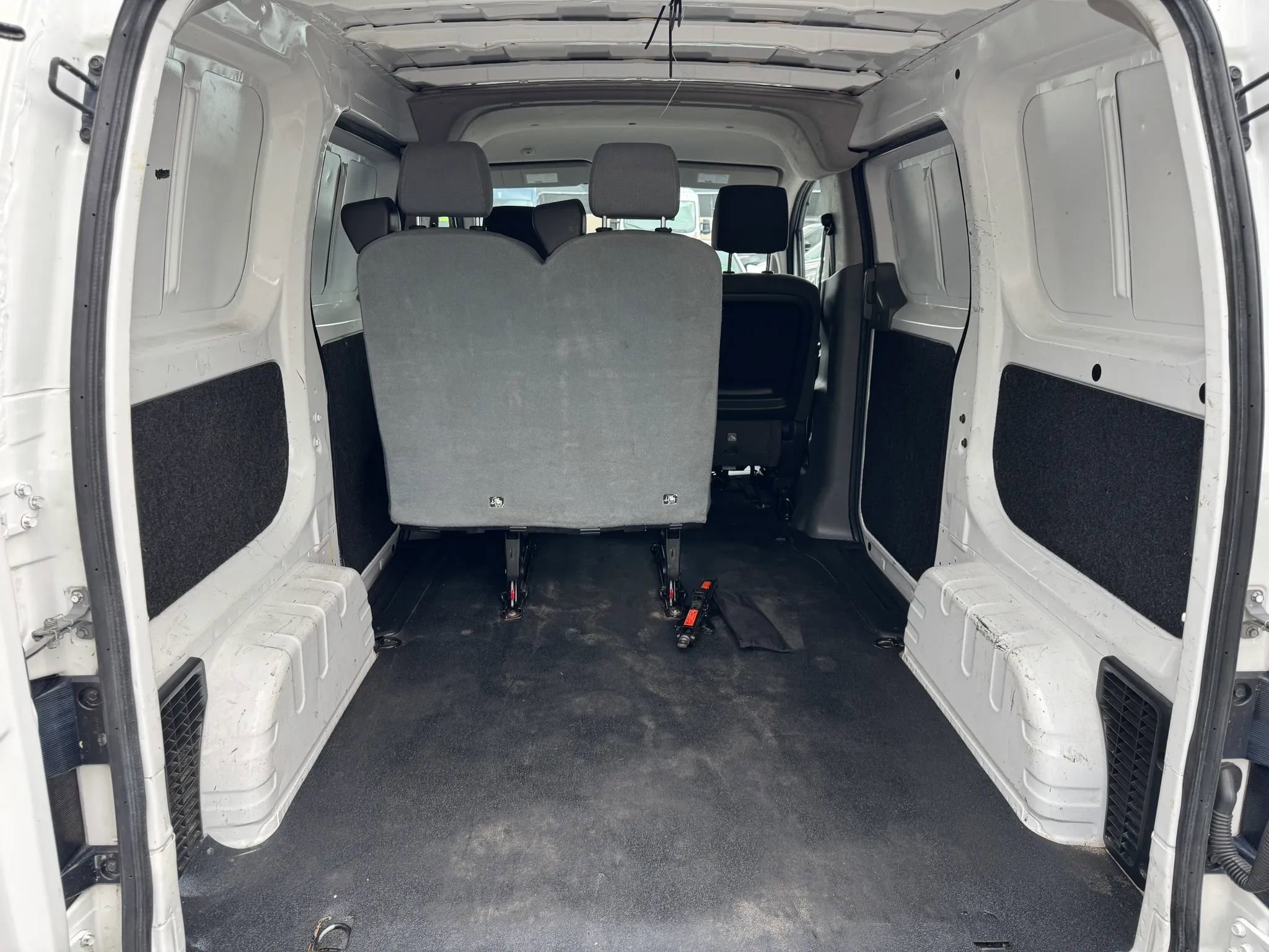 Used 2019 Nissan NV200 SV image 25