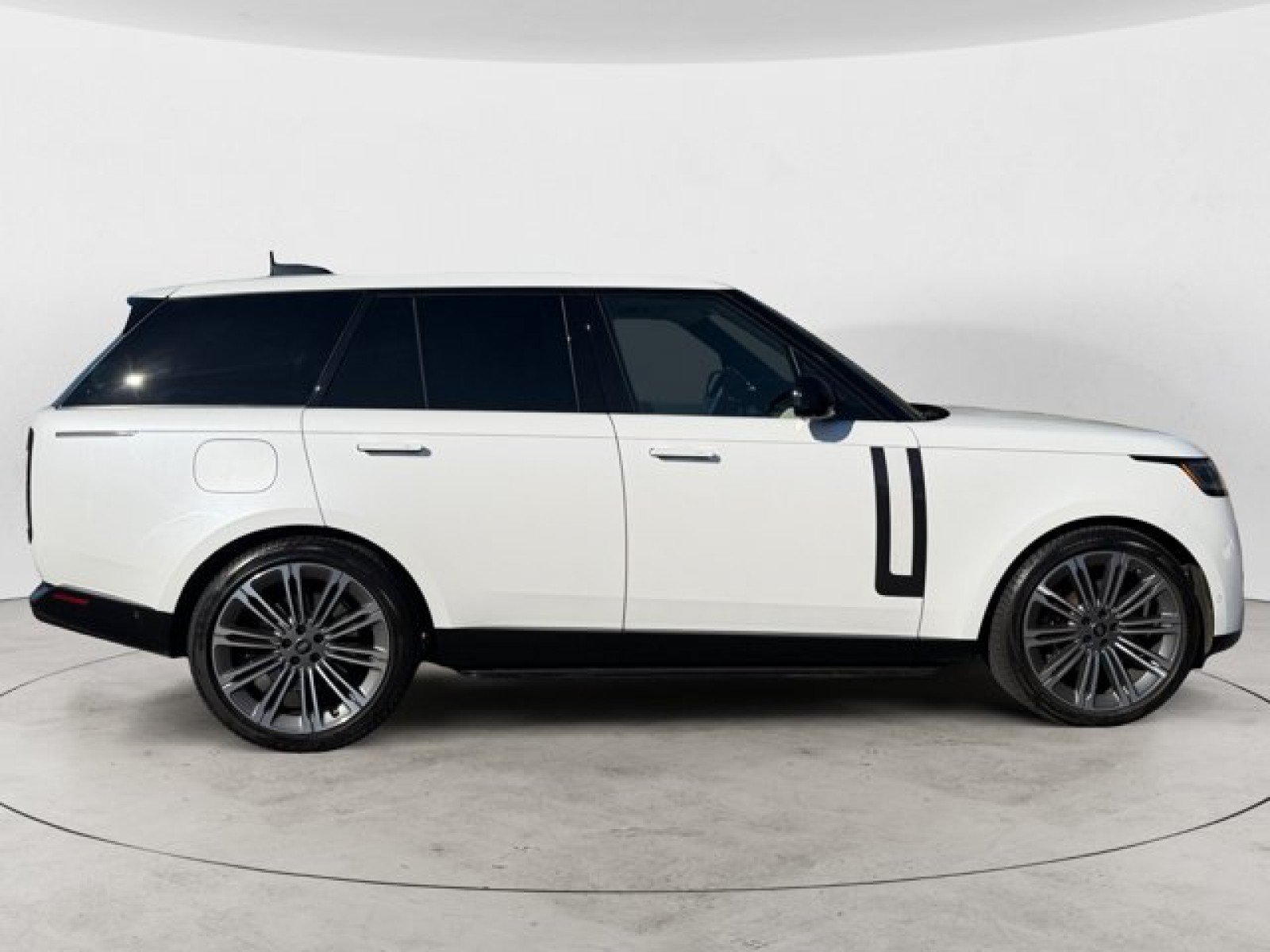 Certified 2024 Land Rover Range Rover SE AWD/4WD image 3