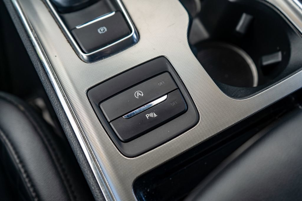 Used 2024 Ford Edge Titanium image 27