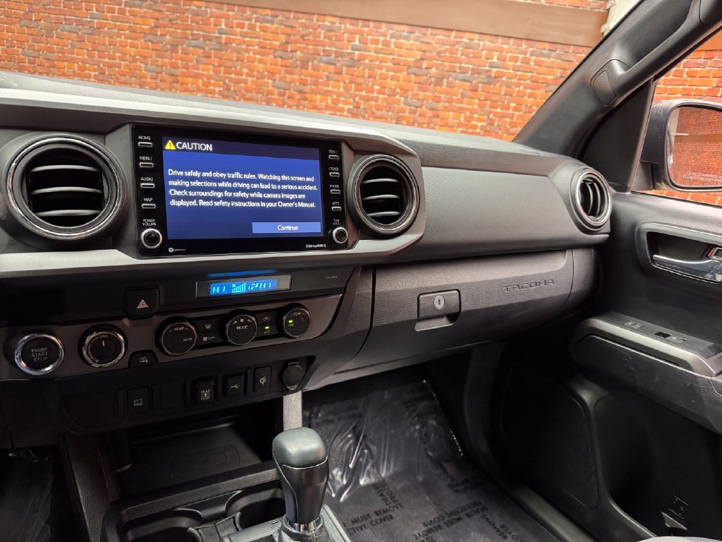 Used 2021 Toyota Tacoma TRD Off-Road AWD/4WD image 19