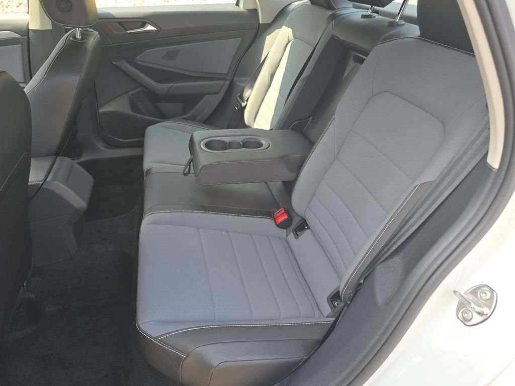 Certified 2025 Volkswagen Jetta SE w/ Black Wheel Package FWD image 26