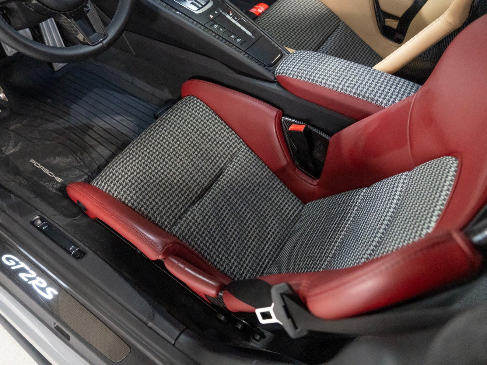 Certified 2019 Porsche 911 GT2 RS RWD image 13