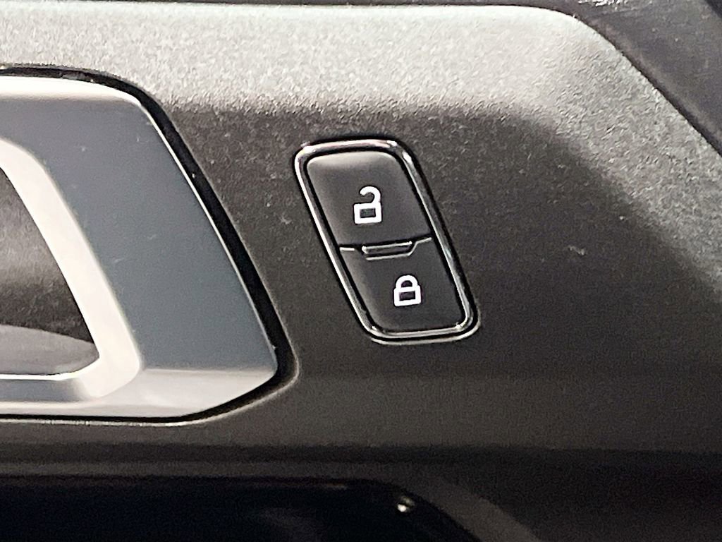 Used 2024 Ford Bronco Black Diamond image 17