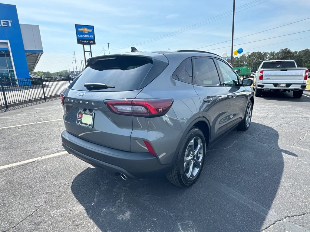 Used 2025 Ford Escape ST-Line FWD image 6