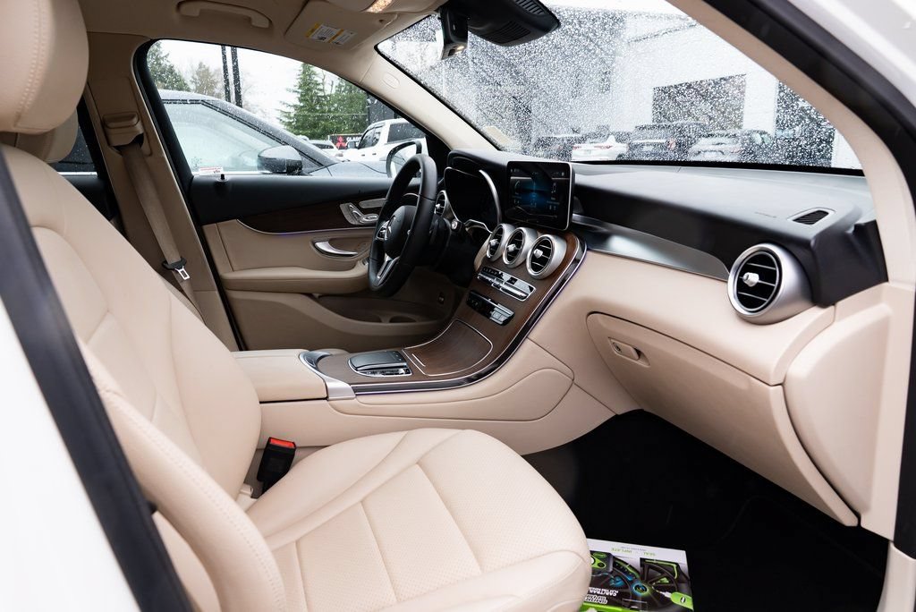 Used 2022 Mercedes-Benz GLC 300 4MATIC image 25