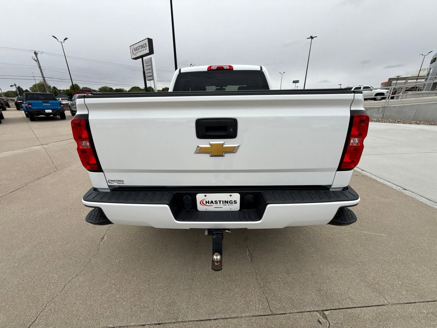 Used 2017 Chevrolet Silverado 1500 LT w/ All Star Edition AWD/4WD image 4