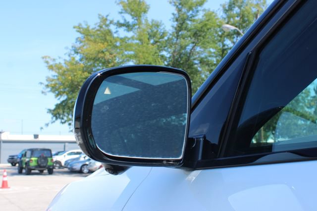 Used 2024 Jeep Wagoneer Limited AWD/4WD image 8