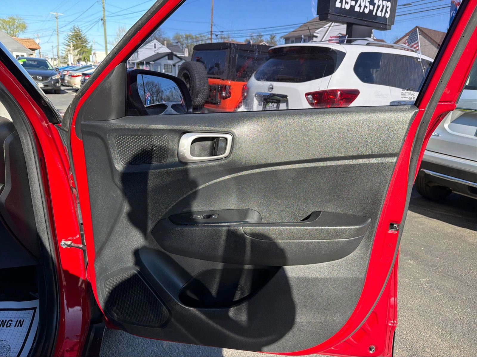 Used 2023 Hyundai Venue SEL FWD image 20