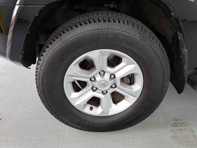 Used 2024 Toyota 4Runner SR5 AWD/4WD image 34