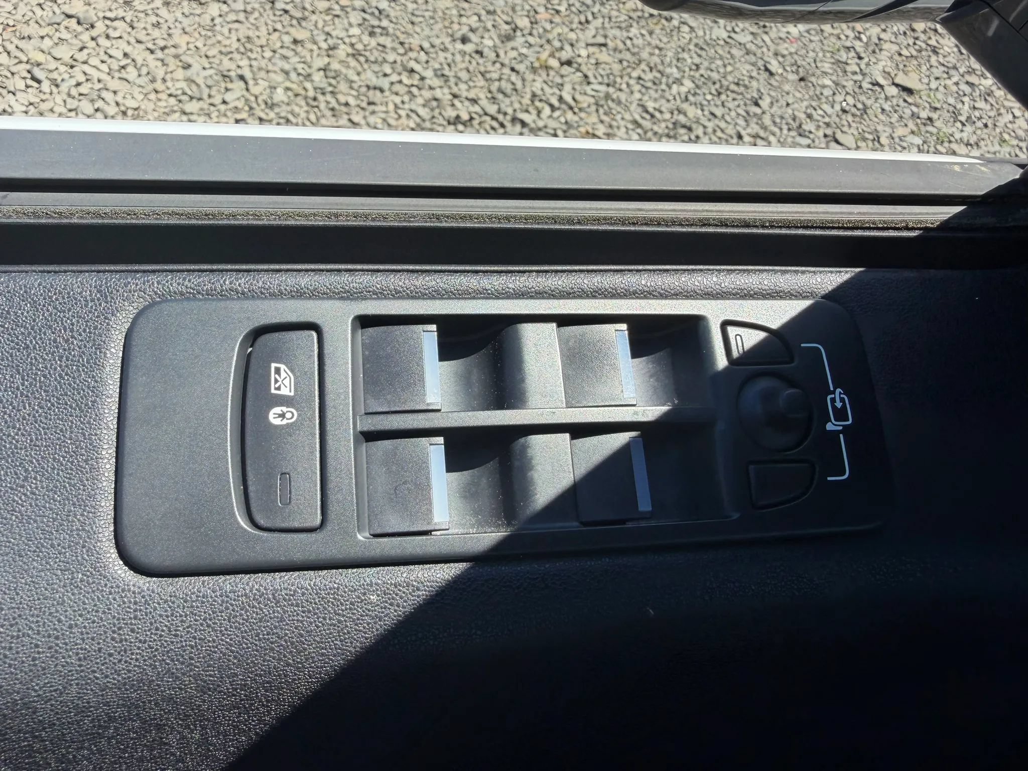 Used 2018 Land Rover Discovery Sport HSE AWD/4WD image 23