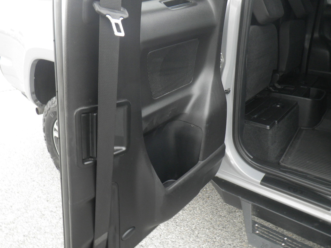 Used 2018 Toyota Tacoma TRD Sport image 25