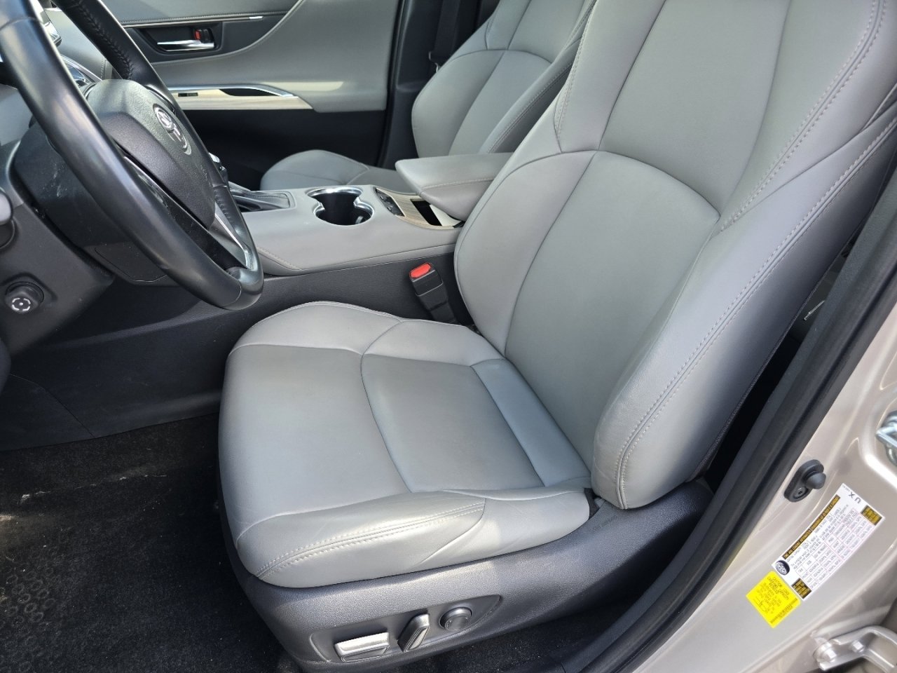 Used 2024 Toyota Venza XLE AWD/4WD image 23