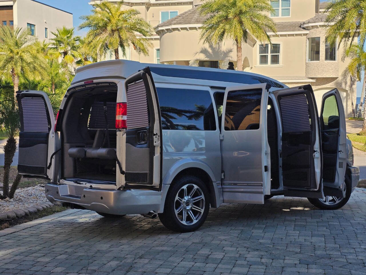 Used 2016 GMC Savana 2500 image 9