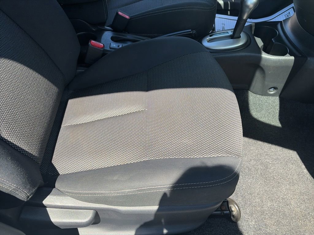 Used 2016 Nissan Versa SV FWD image 27