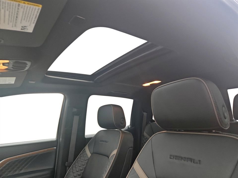 New 2026 GMC Canyon Denali w/ LPO, Denali Black Edition image 28