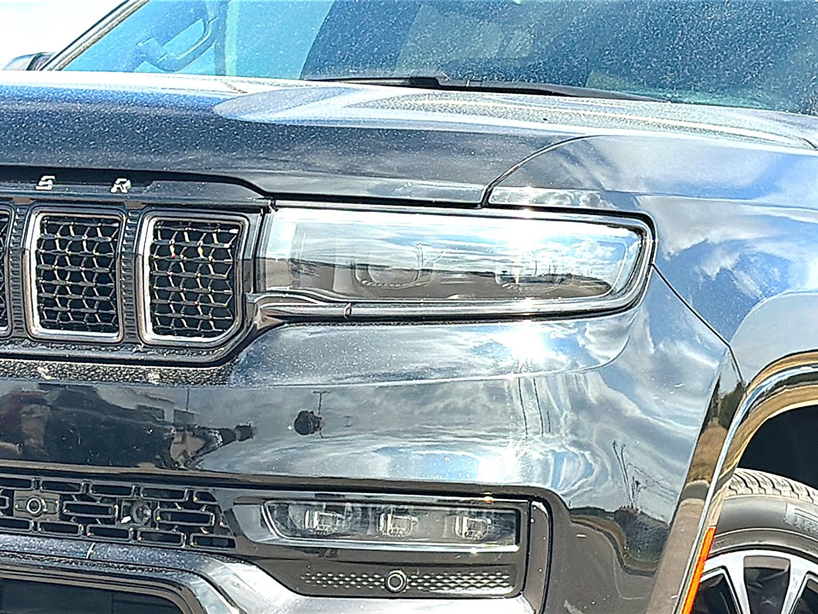 Used 2023 Jeep Grand Wagoneer Series III AWD/4WD image 4