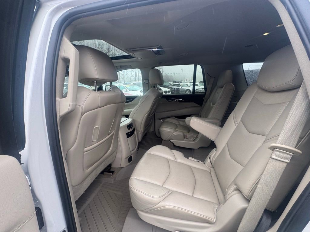 Used 2016 Cadillac Escalade Premium image 34