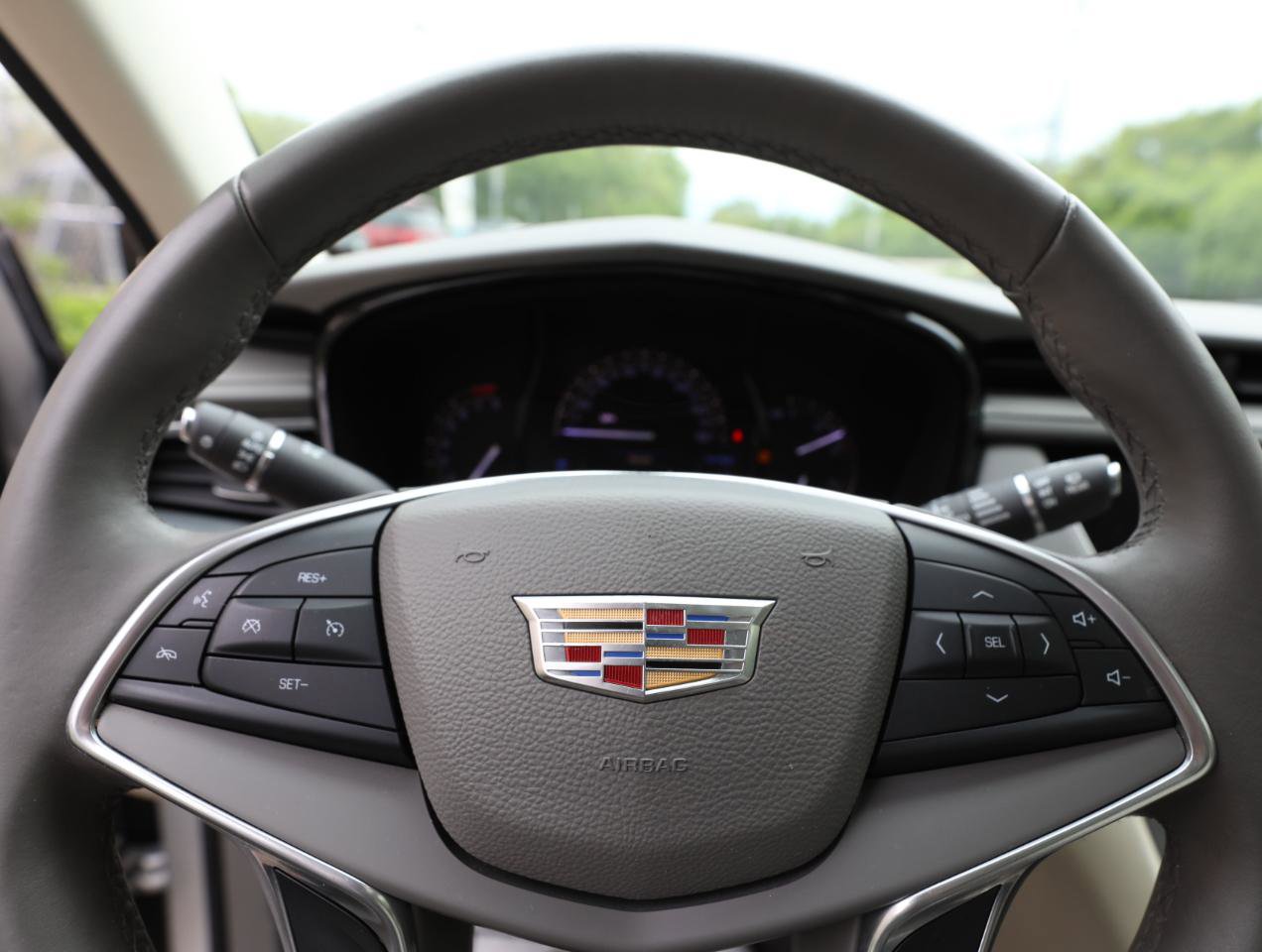 Used 2017 Cadillac XT5 Luxury w/ LPO, Wheel Lock Package FWD image 29