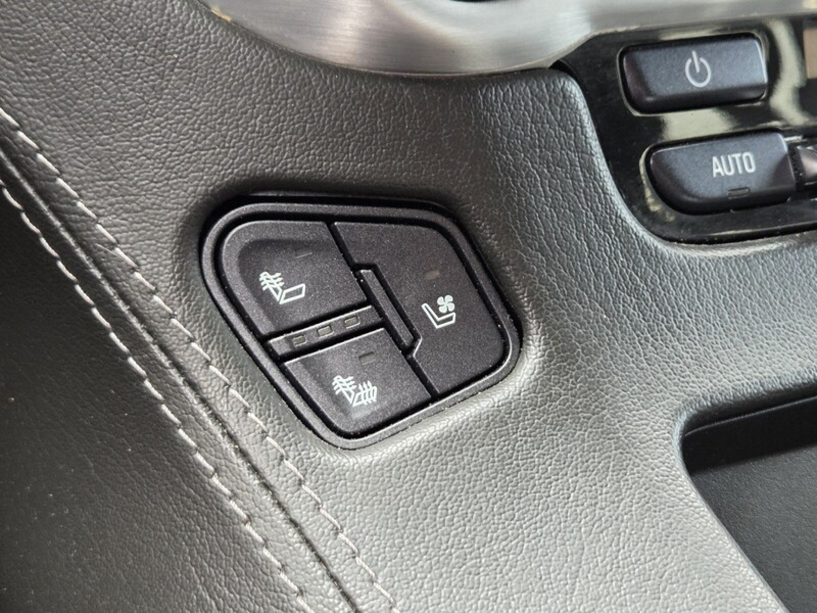 Used 2019 GMC Yukon XL SLT AWD/4WD image 33