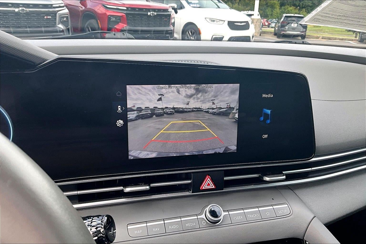 Used 2023 Hyundai Elantra SEL FWD image 18