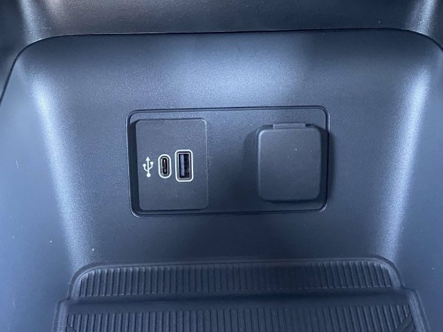 New 2026 Ford Explorer Active w/ Active Comfort Package AWD/4WD image 11