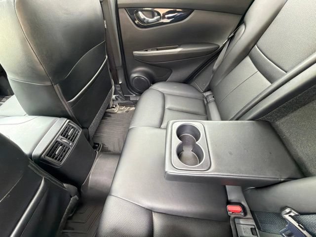 Used 2022 Nissan Rogue Sport SL w/ Premium Package FWD image 15
