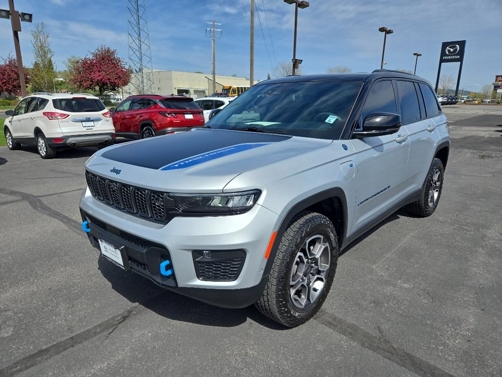 Used 2022 Jeep Grand Cherokee Trailhawk w/ Advanced Protech Group II AWD/4WD image 3