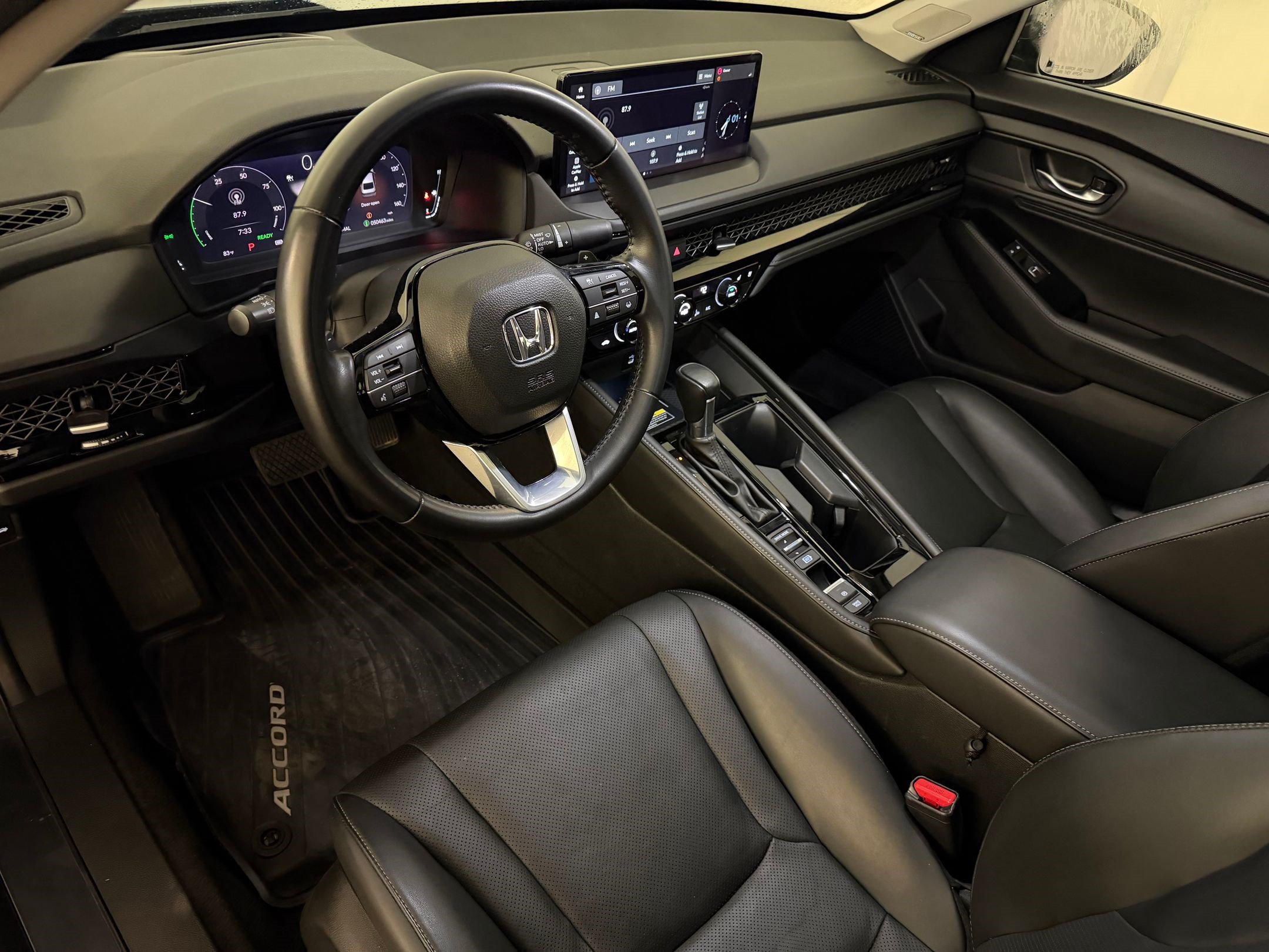 Used 2023 Honda Accord Touring image 4