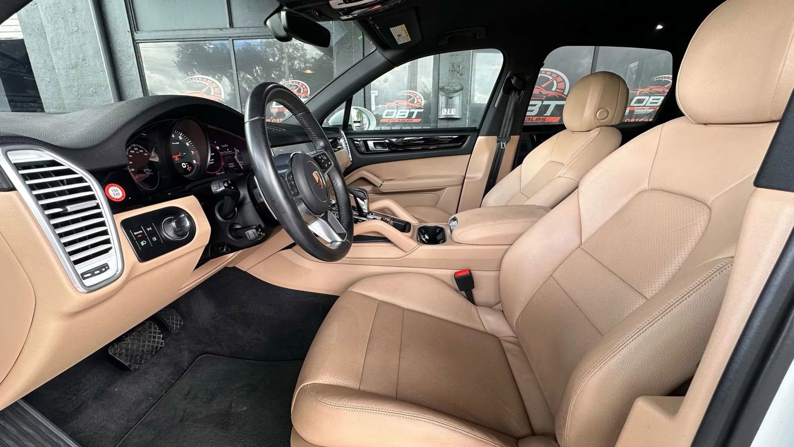 Used 2022 Porsche Cayenne image 9