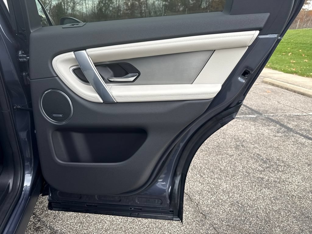 New 2025 Land Rover Discovery Sport Dynamic SE AWD/4WD image 16