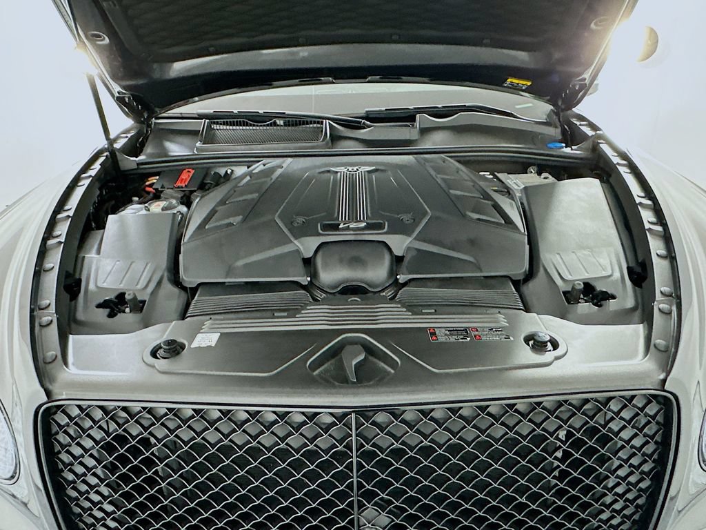 Used 2023 Bentley Bentayga AWD/4WD image 32