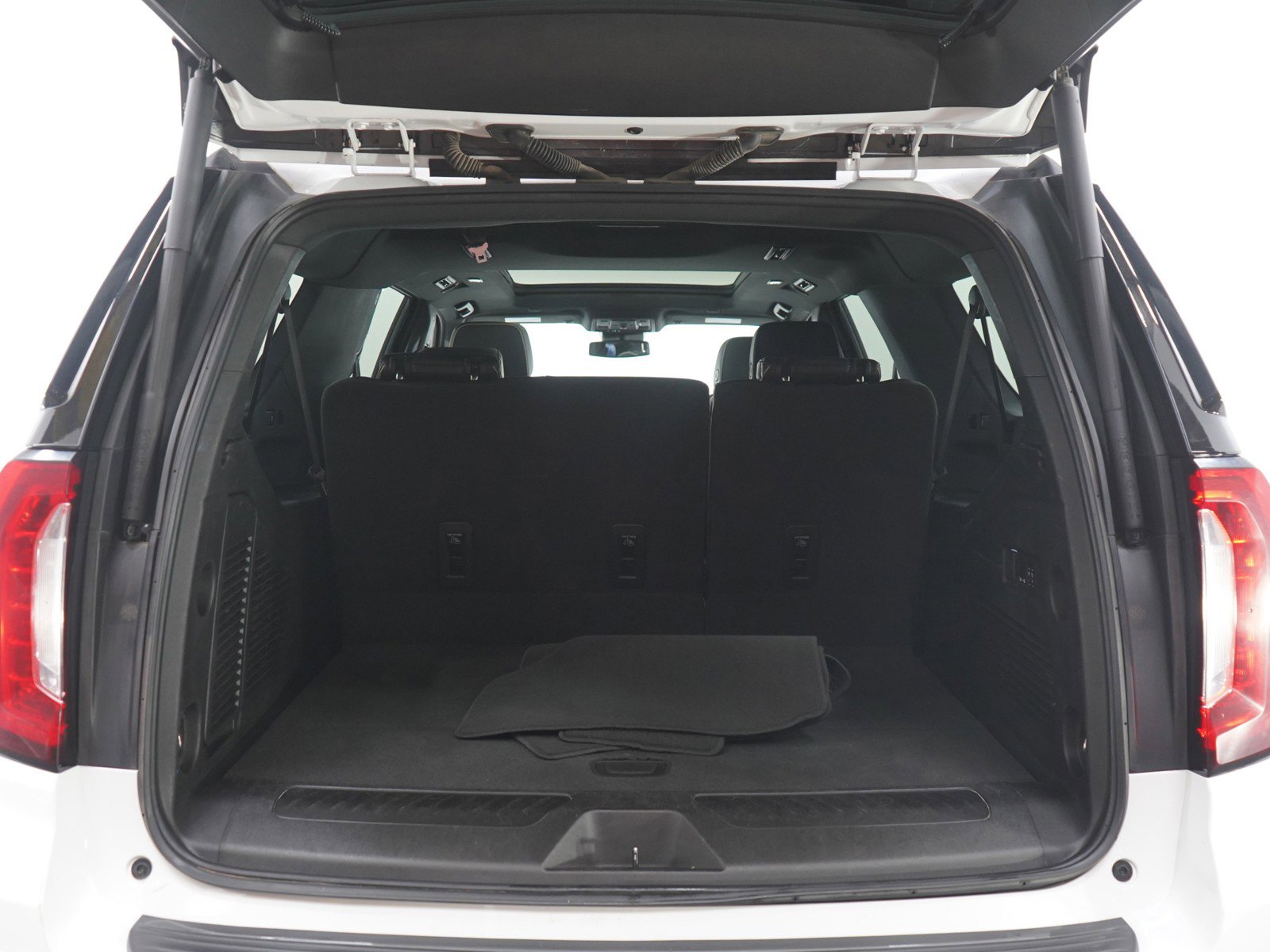 Used 2023 GMC Yukon XL SLT image 18