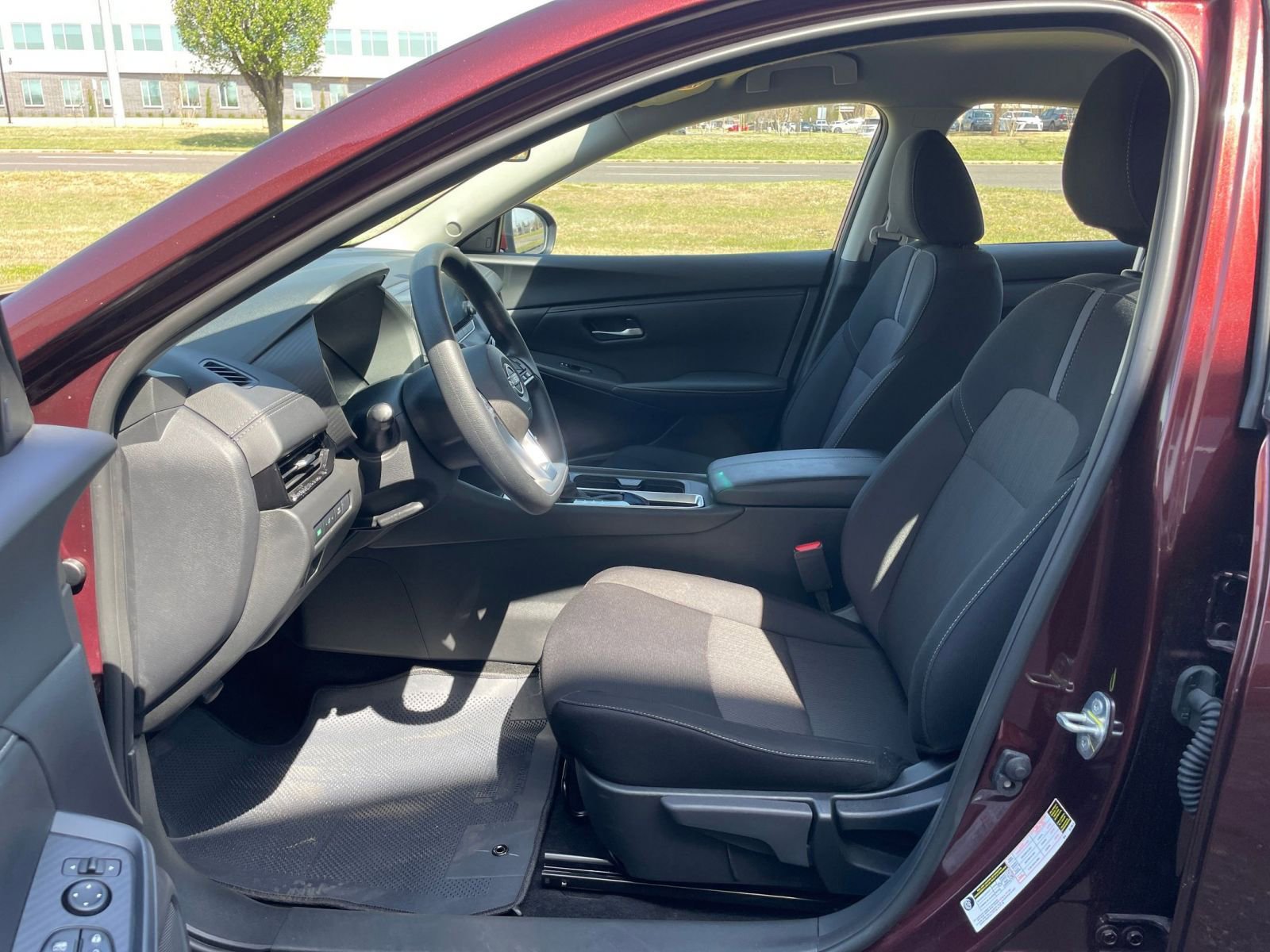 Used 2025 Nissan Sentra SV image 24