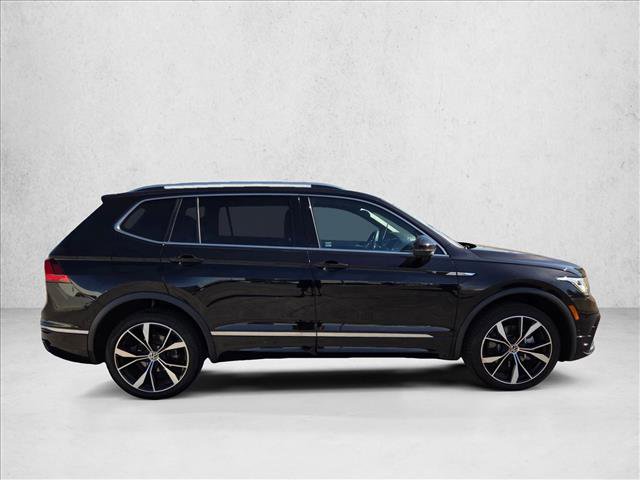 Certified 2022 Volkswagen Tiguan SEL R-Line AWD/4WD image 4