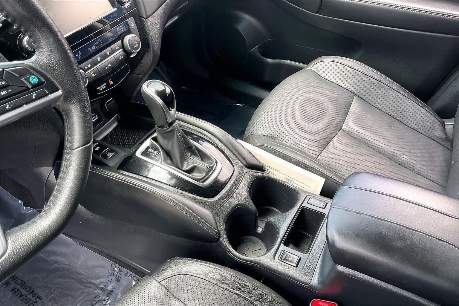 Used 2020 Nissan Rogue SL FWD image 16