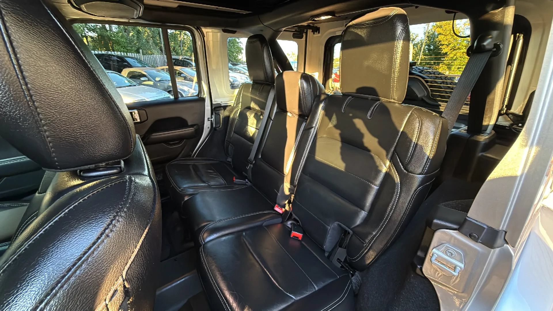 Used 2019 Jeep Wrangler Unlimited Sahara w/ Quick Order Package 24M Moab AWD/4WD image 22