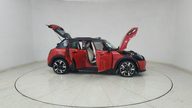 Used 2025 MINI Cooper 4-Door Hardtop image 69
