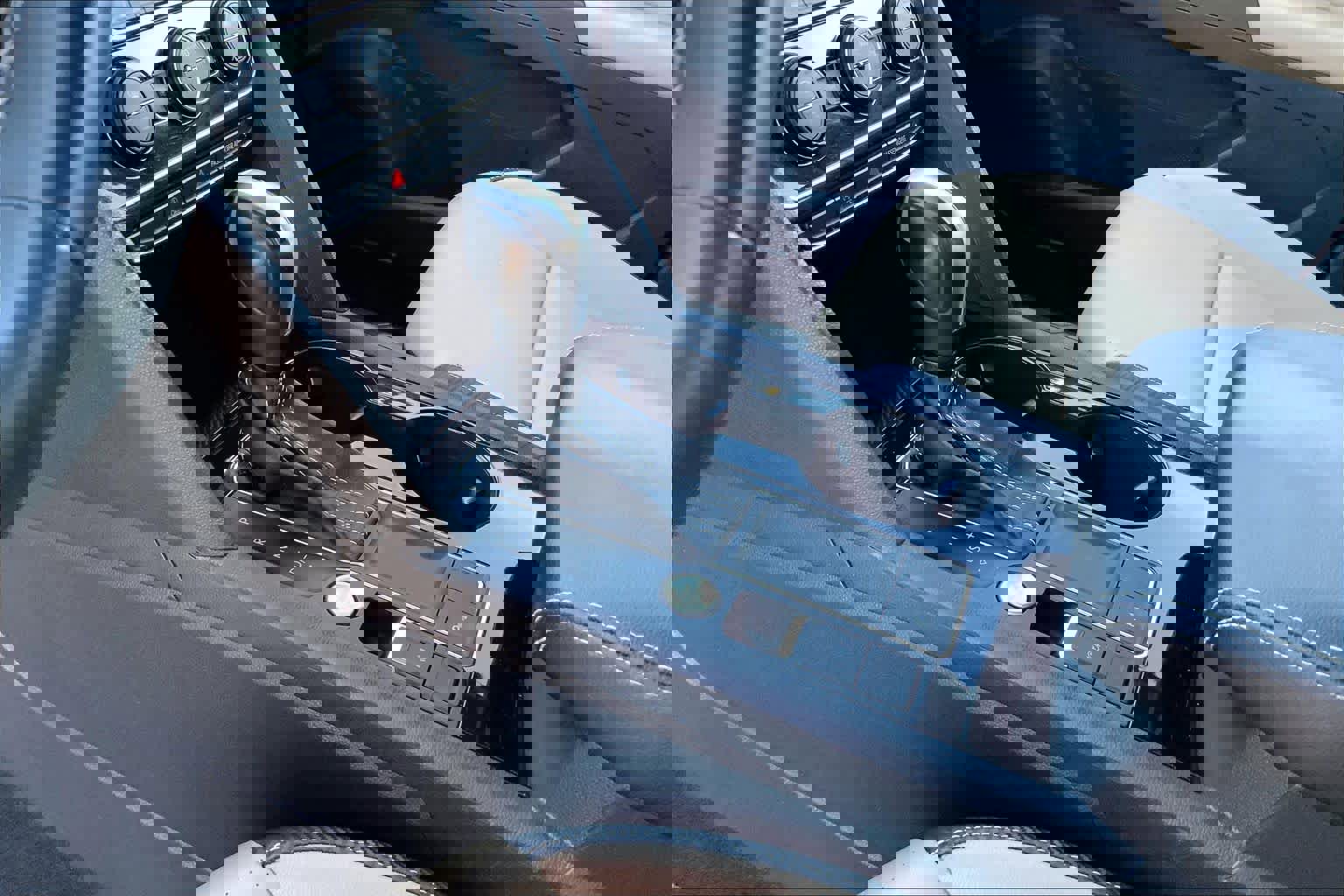 Used 2022 Volkswagen Atlas Cross Sport SE image 15