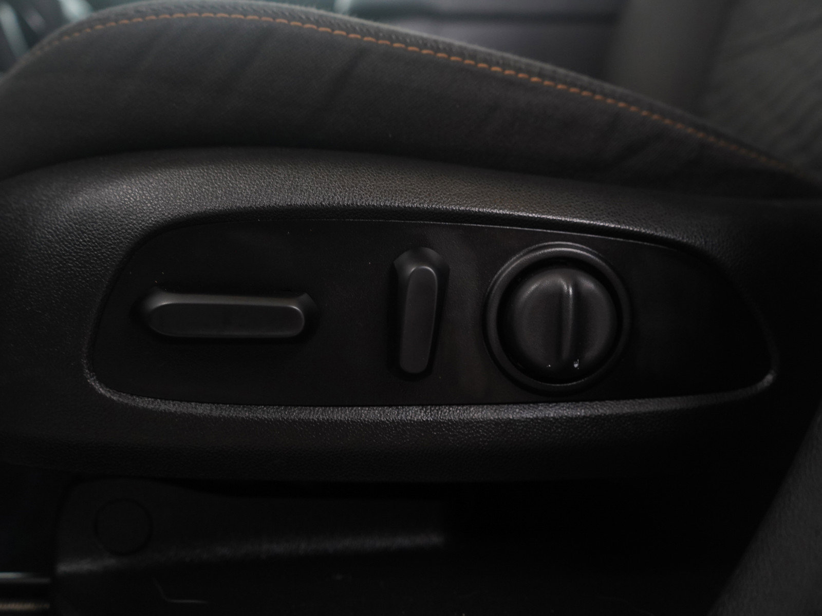 Used 2020 Chevrolet Equinox LT image 24