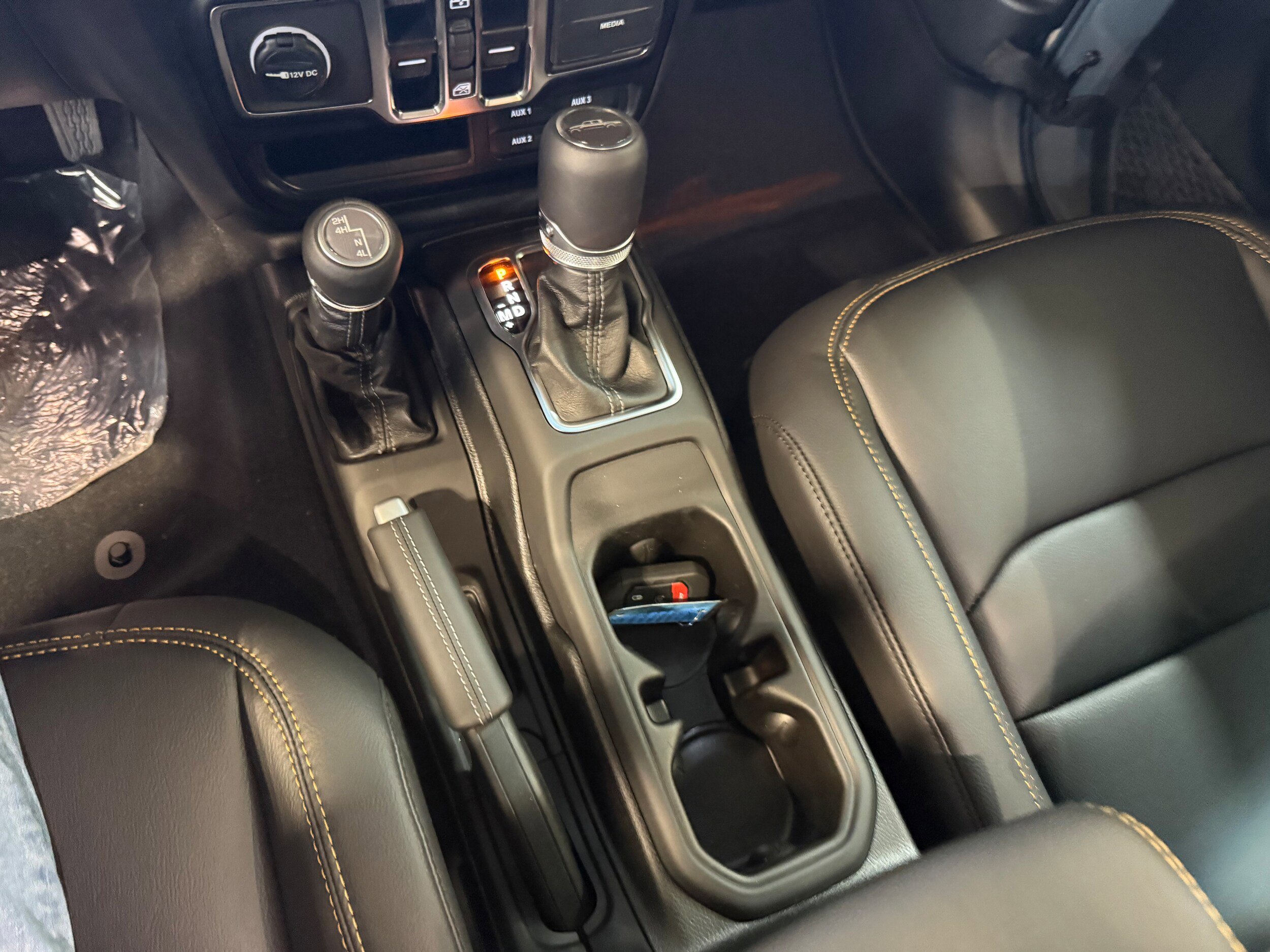 Used 2025 Jeep Gladiator Sport AWD/4WD image 23