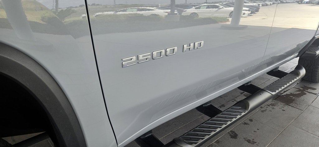 Used 2025 Chevrolet Silverado 2500 Custom w/ Custom Value Package image 10
