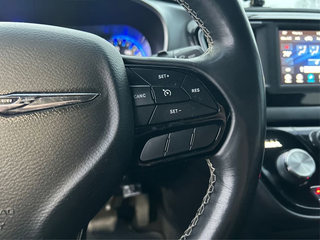 Used 2020 Chrysler Pacifica Touring w/ S Appearance Package image 32