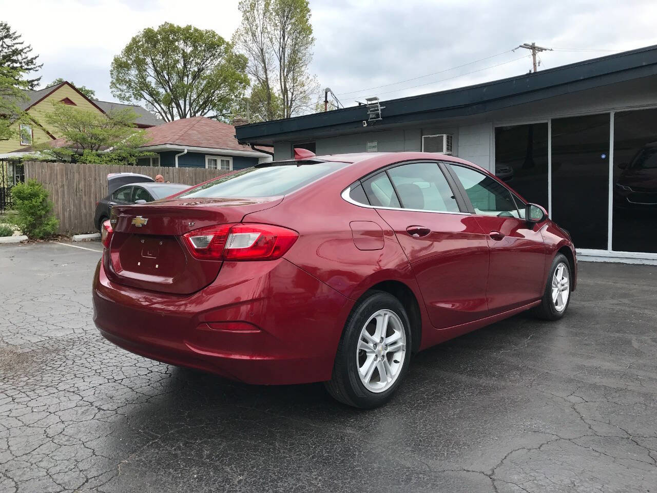 Used 2017 Chevrolet Cruze LT w/ Convenience Package FWD image 7
