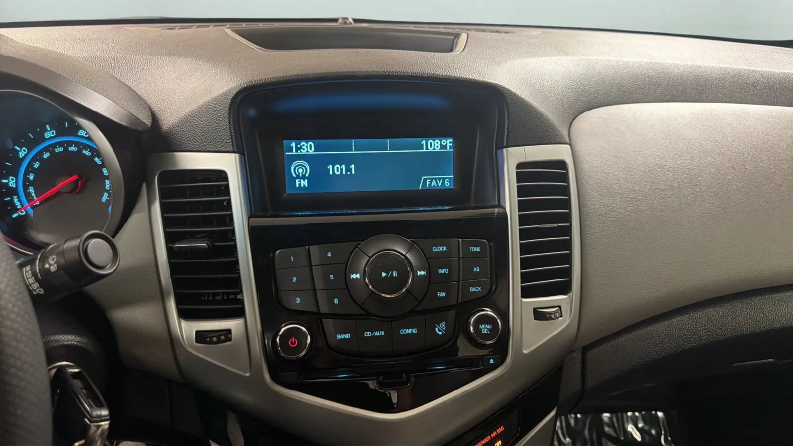 Used 2013 Chevrolet Cruze LS FWD image 14
