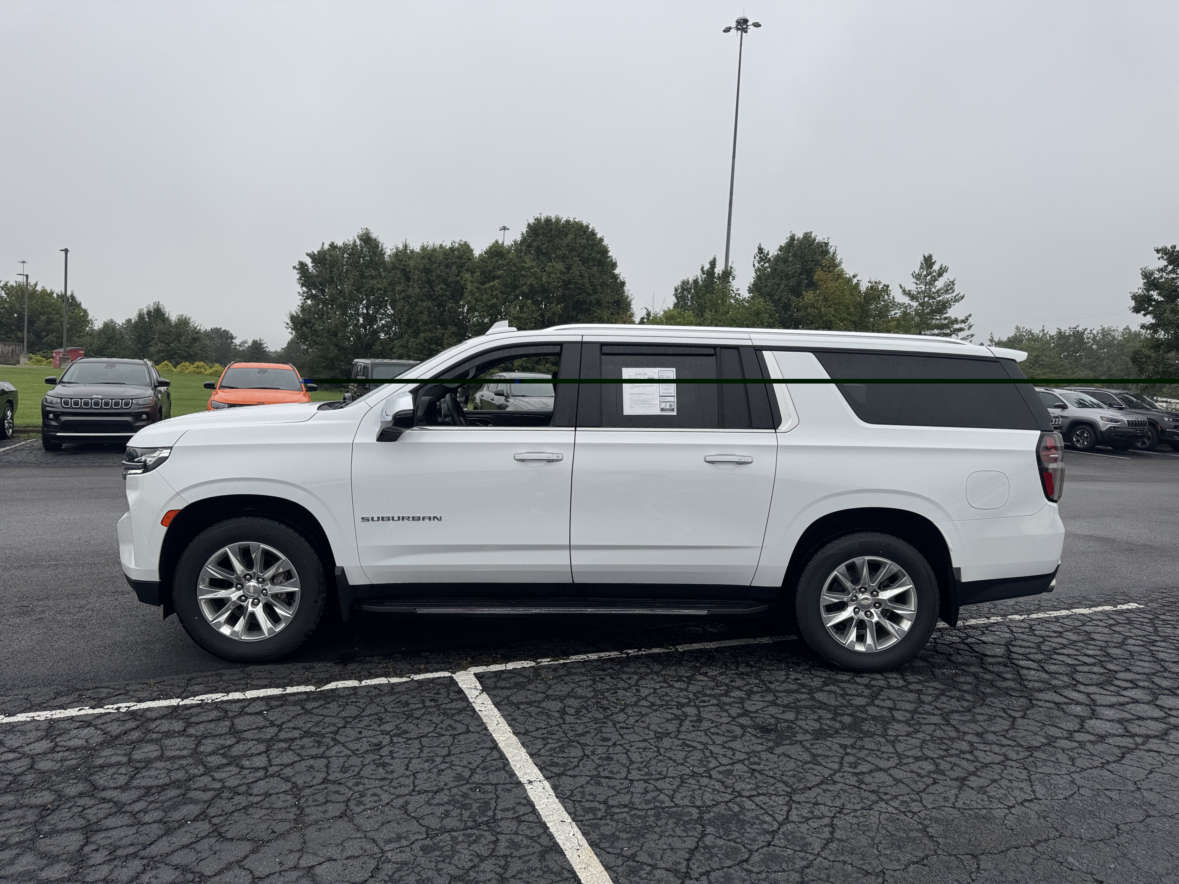Used 2022 Chevrolet Suburban Premier AWD/4WD image 9