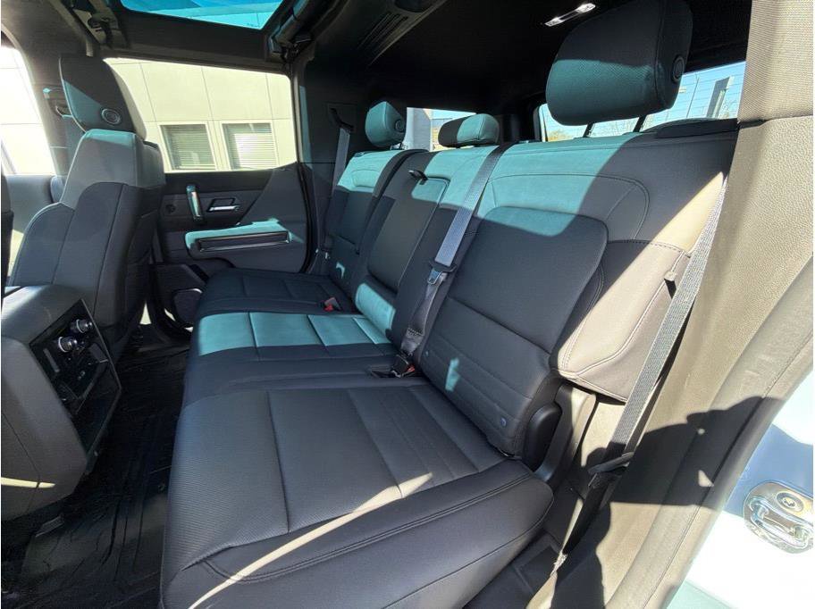 Used 2025 GMC Hummer EV 2X image 28