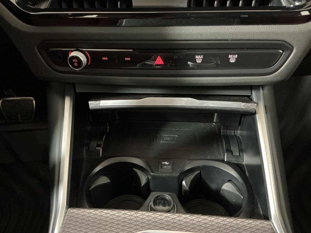 Certified 2025 BMW 330i Sedan w/ M Sport Package RWD image 11