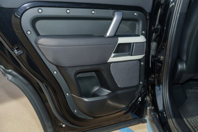 Used 2022 Land Rover Defender 110 X-Dynamic SE image 26